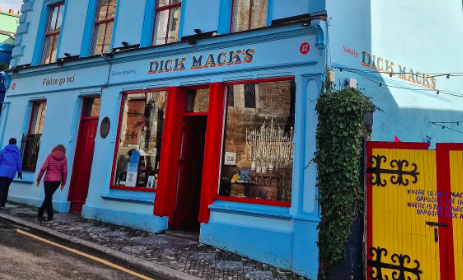 8 of the best Dingle Pubs: Traditional bars and unmissable spot in seaside Kerry&nbsp;town