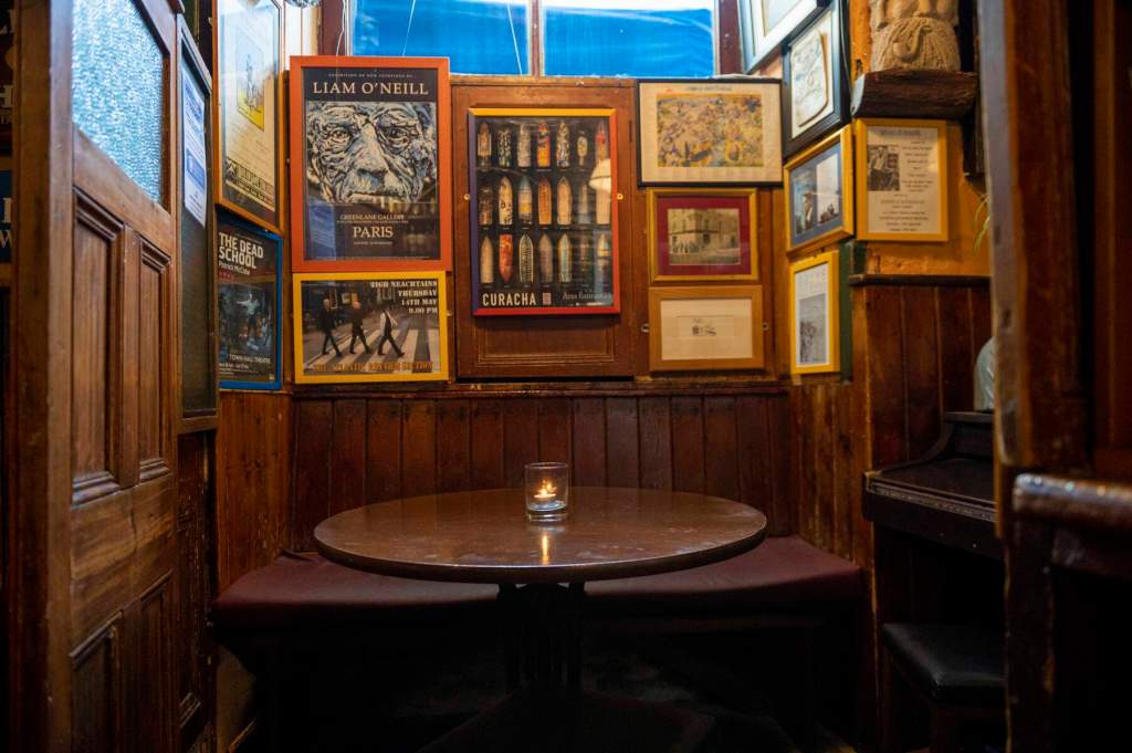 7 of Galway City’s best traditional pubs – top live music bar and a&nbsp;gem