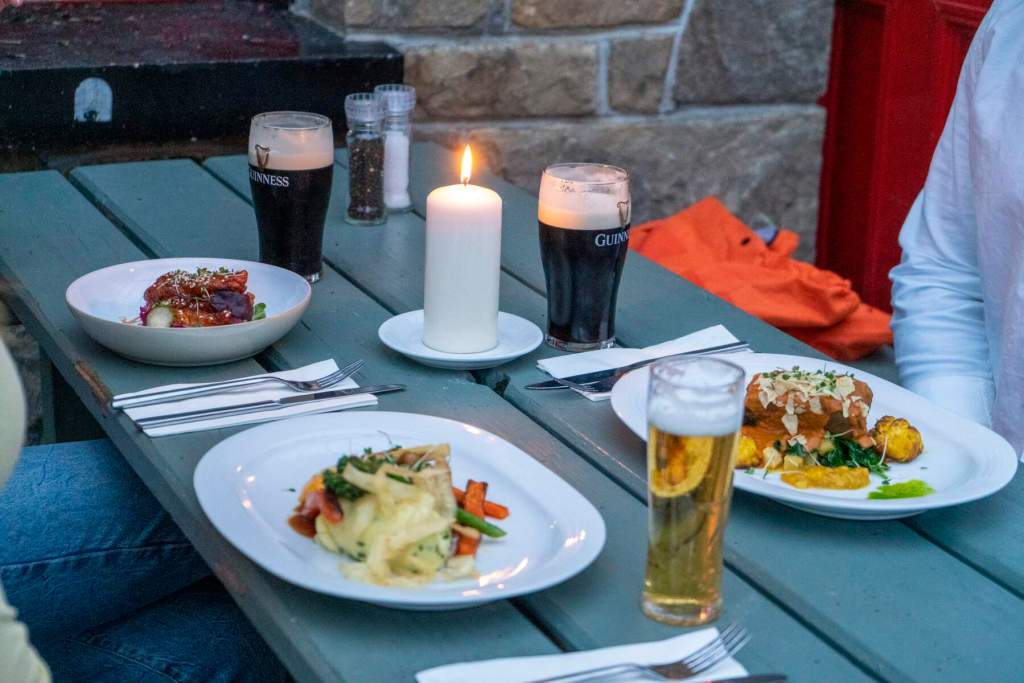 Do you have to tip in pubs in Ireland? Avoid embarrassment with this key&nbsp;advice